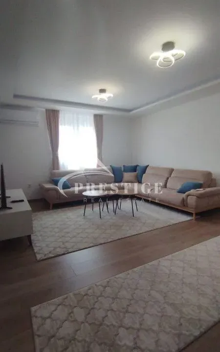 Izdavanje, trosoban stan, 100m², Gorica C, Podgorica