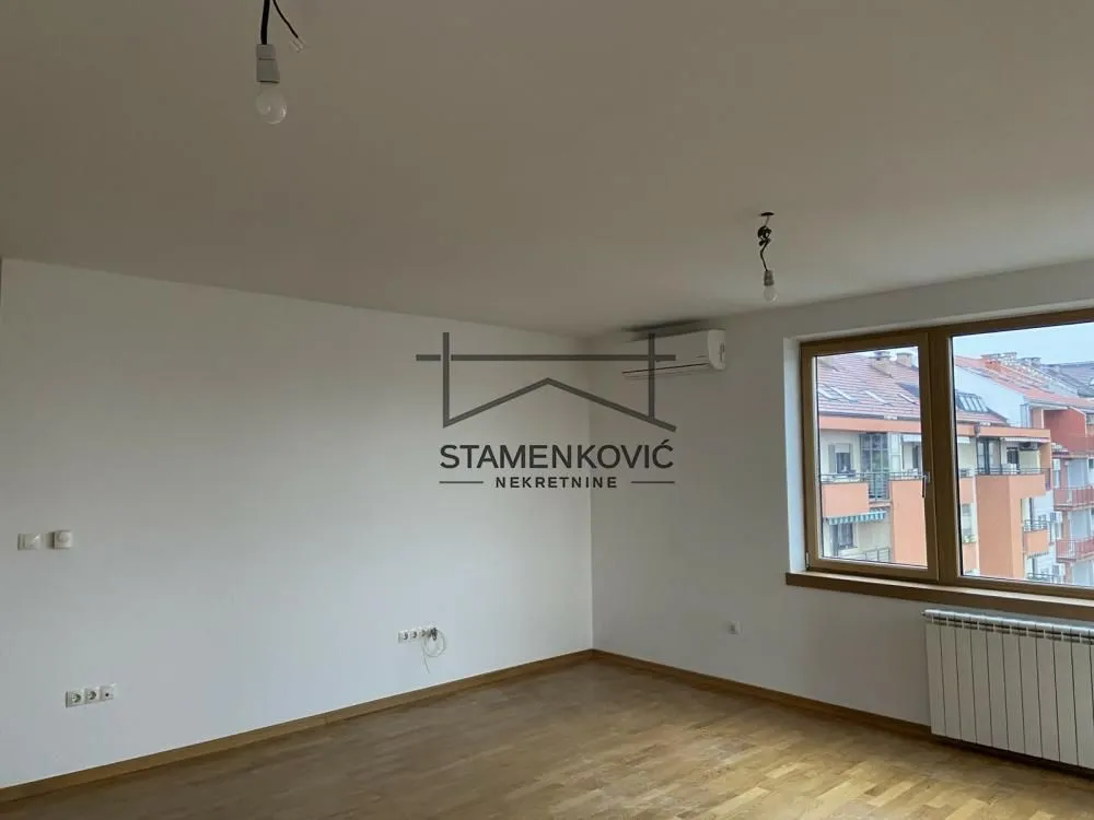 Izdavanje, dvosoban stan, 62m², Centar, Novi Sad