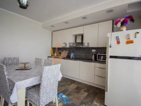 Prodaja, kuća, 240m², Tivat, Crna Gora - image 9