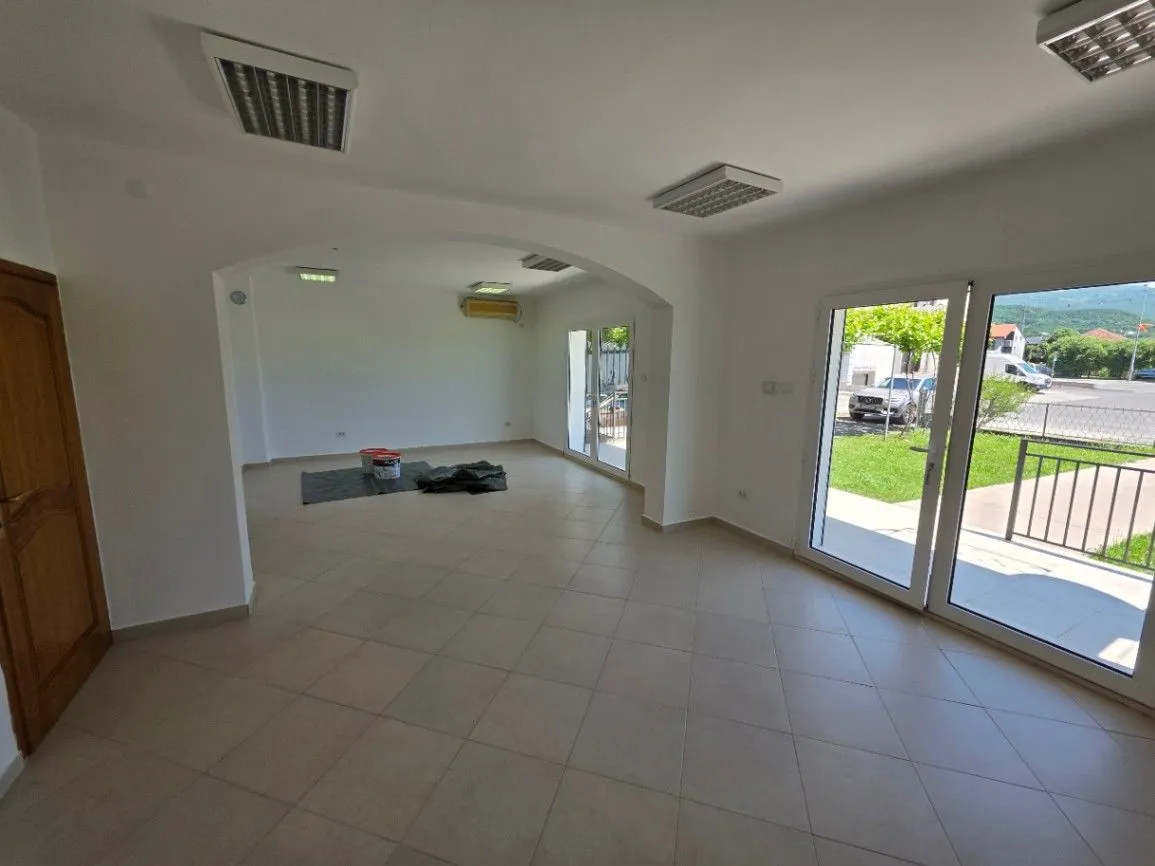 Rent, office space, 90m², Zlatica, Podgorica