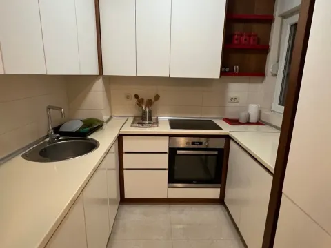 Izdavanje, jednosoban stan, 54m², City Kvart, Podgorica - image 9