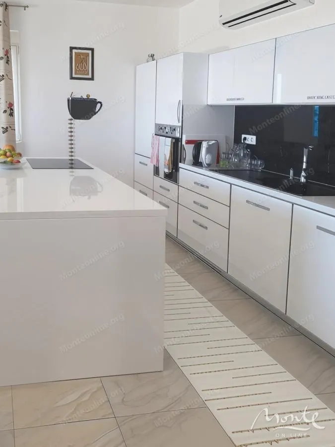 Sale, house, 358m², Dobre Vode, Bar
