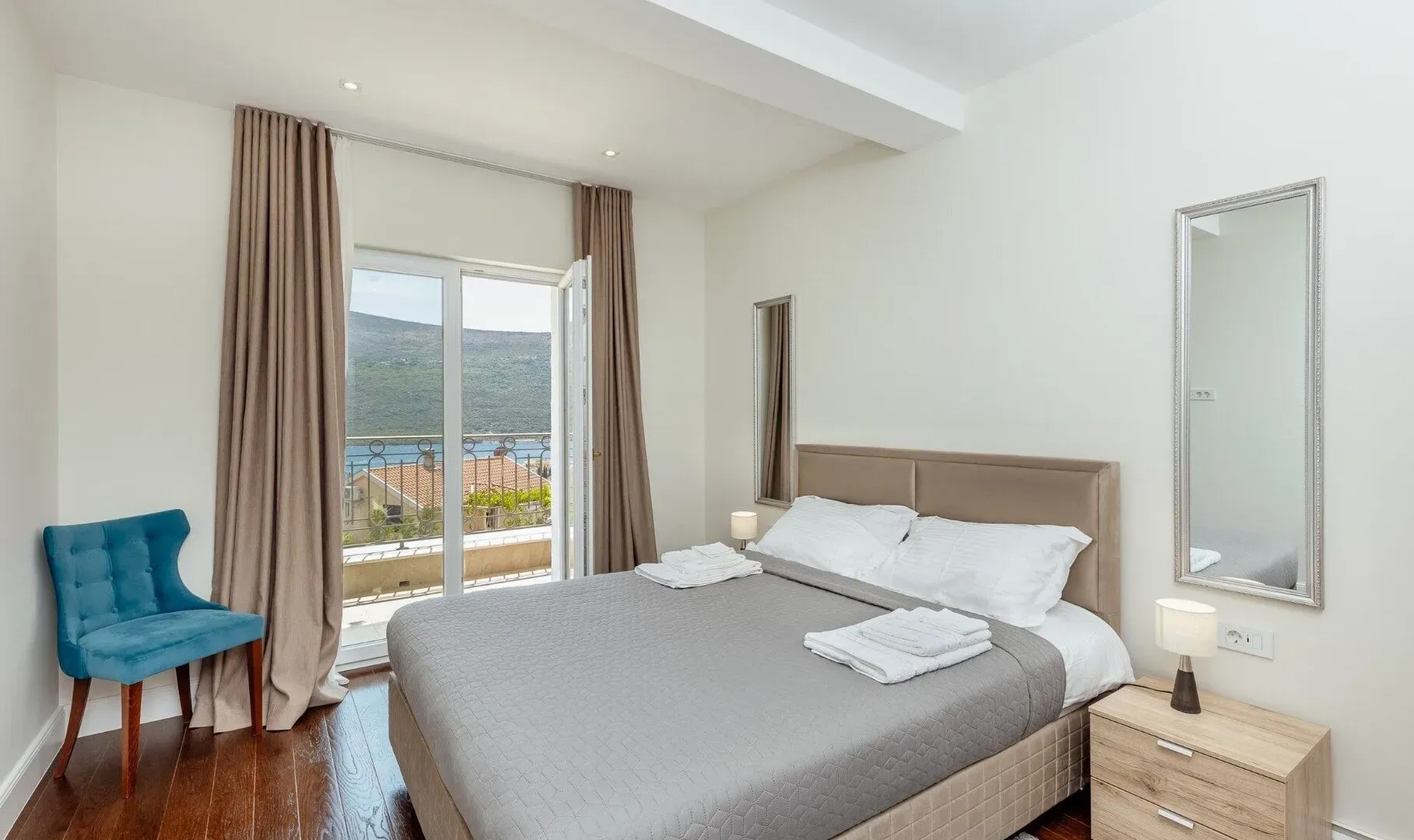 Sale, three bedroom apartment, 158m², Bunovići, Kotor