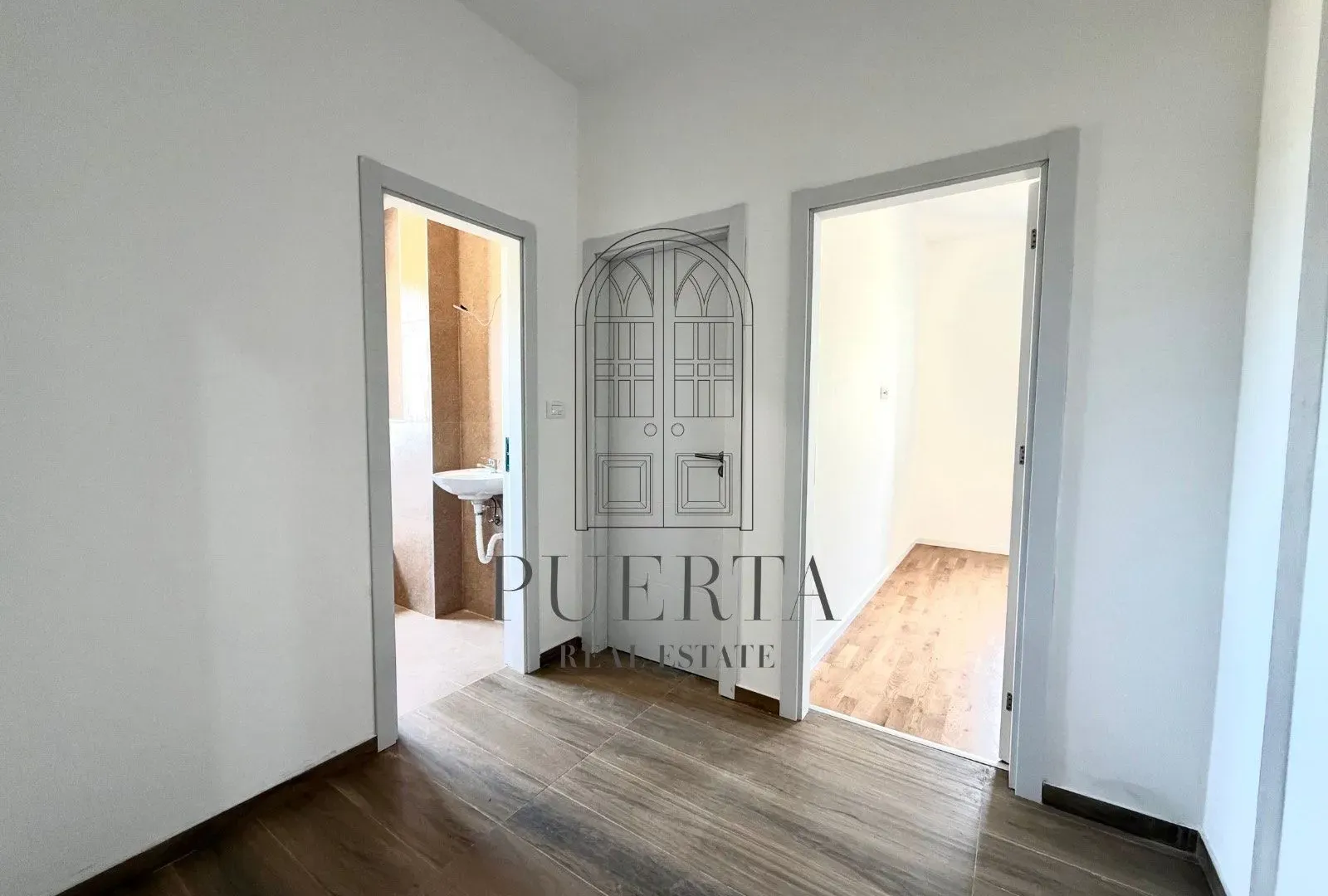 Prodaja, dvosoban stan, 64m², Tološi, Podgorica