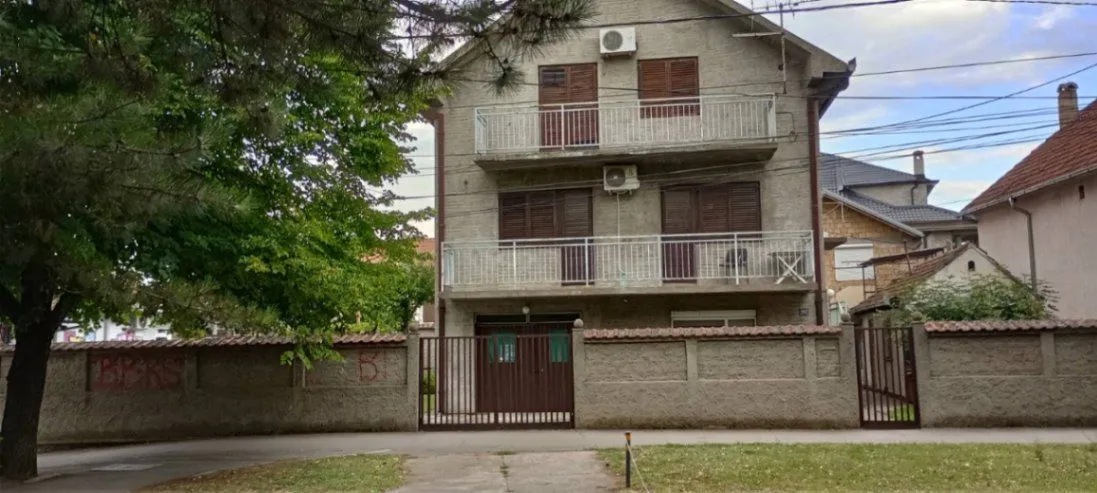 Sale, house, 400m², Batajnica, Beograd