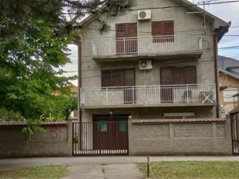 Sale, house, 400m², Batajnica, Beograd