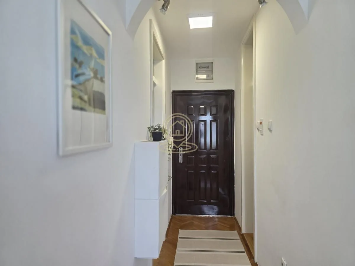 Izdavanje, garsonjera, 27m², Centar, Novi Sad