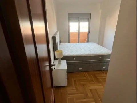 Izdavanje, jednosoban stan, 51m², Stari Aerodrom, Podgorica - image 8