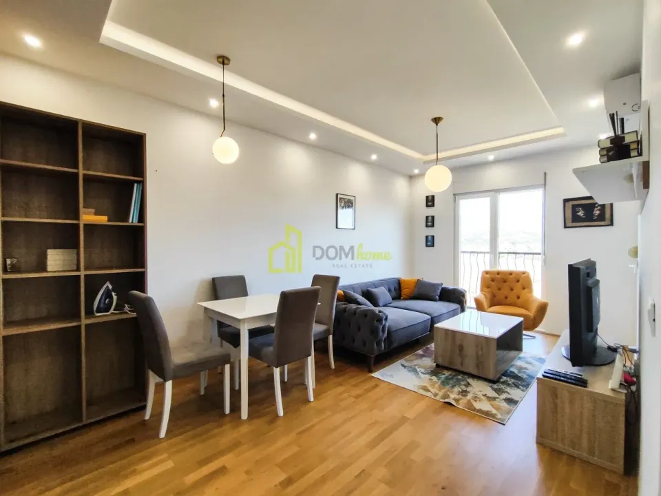 Izdavanje, dvosoban stan, 65m², Stari Aerodrom, Podgorica