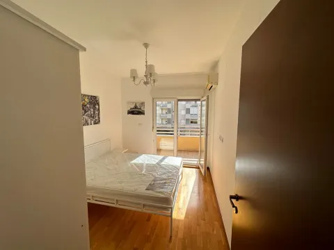 Izdavanje, jednosoban stan, 50m², City Kvart, Podgorica - image 8