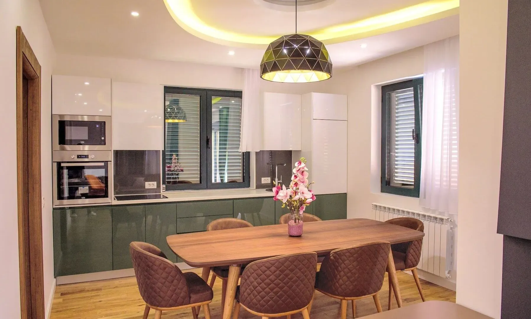 Sale, house, 320m², Kotor, Crna Gora