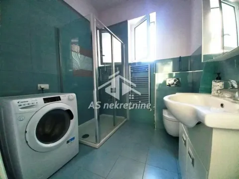 Izdavanje, trosoban stan, 70m², Gundulićev Venac, Beograd - image 12