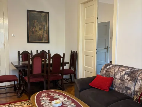 Izdavanje, dvosoban stan, 72m², Centar, Cetinje - image 2