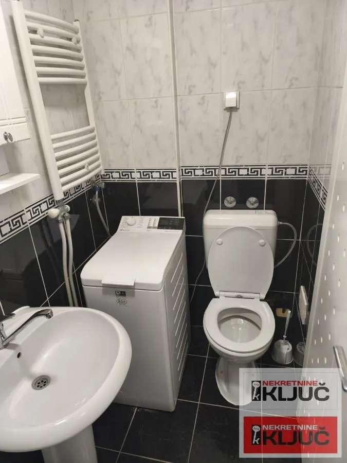 Izdavanje, jednosoban stan, 28m², Bulevar Evrope, Novi Sad Sve Podlokacije