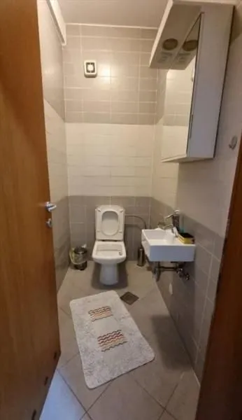 Izdavanje, trosoban stan, 88m², Kalenić Pijaca, Vračar Sve Podlokacije