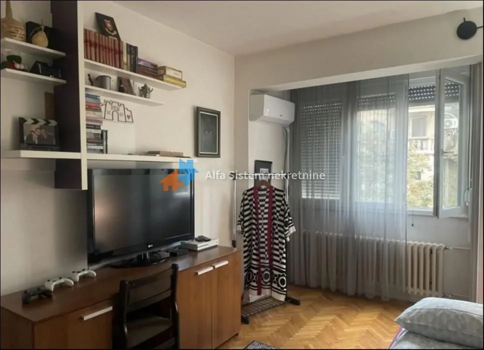 Rent, three bedroom apartment, 70m², Stari Grad, Beograd