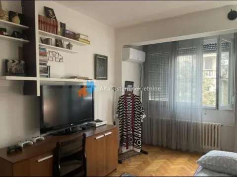 Rent, three bedroom apartment, 70m², Stari Grad, Beograd - image 9