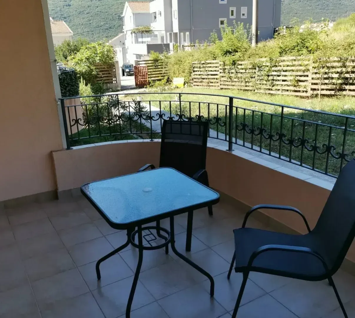 Izdavanje, jednosoban stan, 50m², Đenovići, Herceg Novi