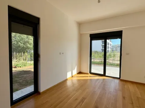 Sale, three bedroom apartment, 149m², Podgorica, Crna Gora - image 2