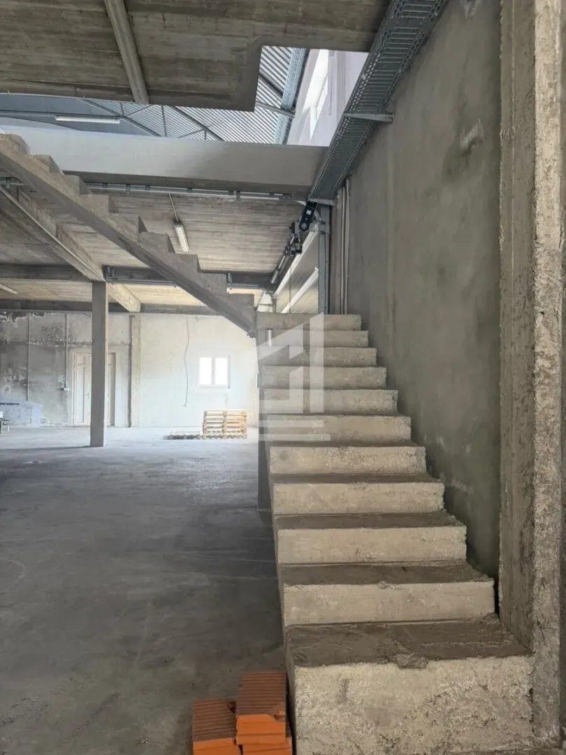 Rent, office space, 1500m², Golubovci, Podgorica