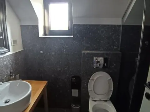 Sale, four bedroom apartment, 109m², Zemun Centar, Zemun Sve Podlokacije - image 11