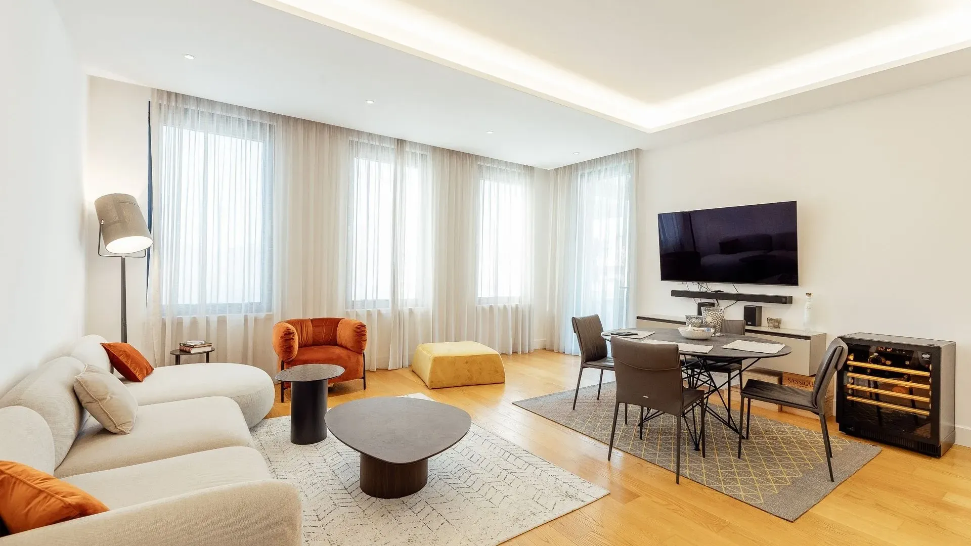 Prodaja, dvosoban stan, 103m², Centar, Kotor