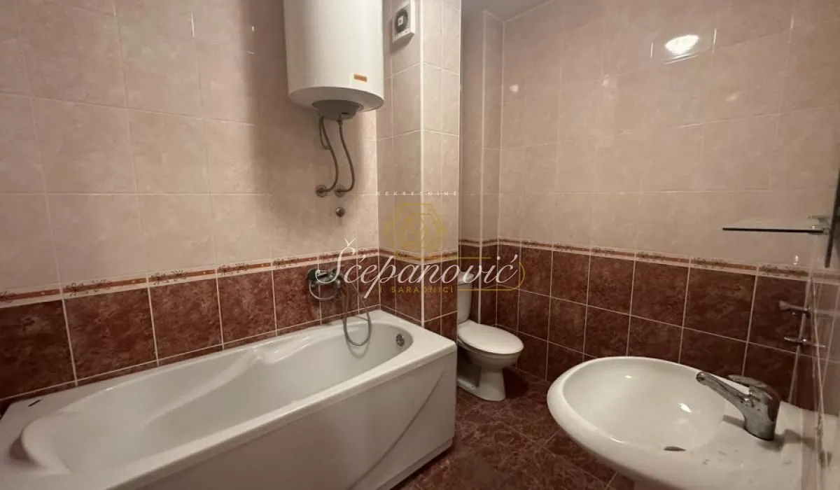 Sale, three bedroom apartment, 86m², Bulevar Oslobodjenja, Novi Sad Sve Podlokacije