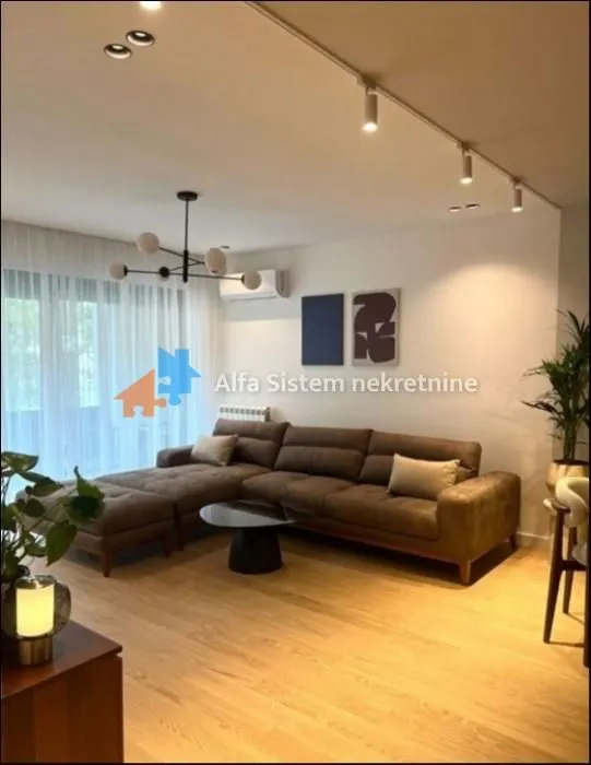 Rent, four bedroom apartment, 112m², Stari Grad, Beograd