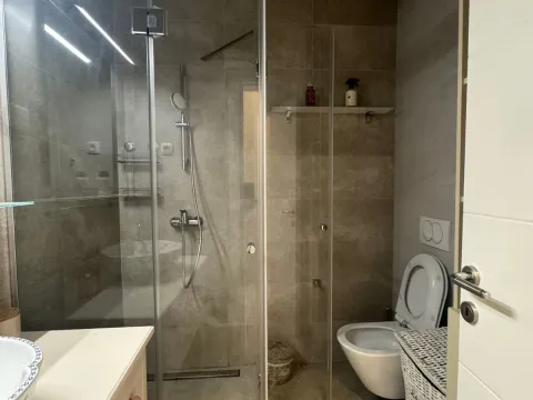 Izdavanje, jednosoban stan, 47m², Pod Goricom, Podgorica - image 15