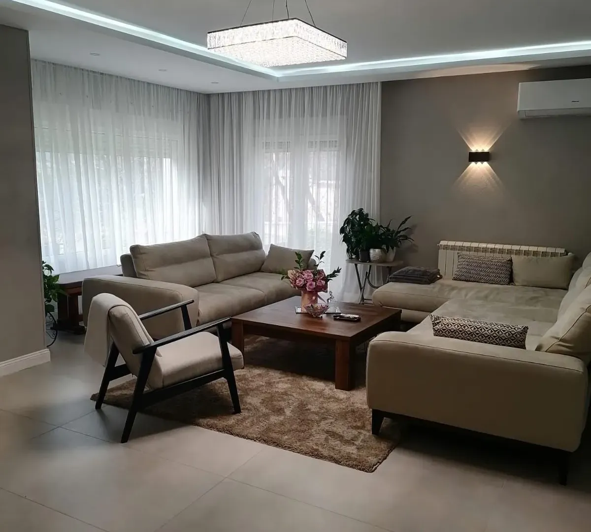 Prodaja, kuća, 350m², Vranići, Podgorica