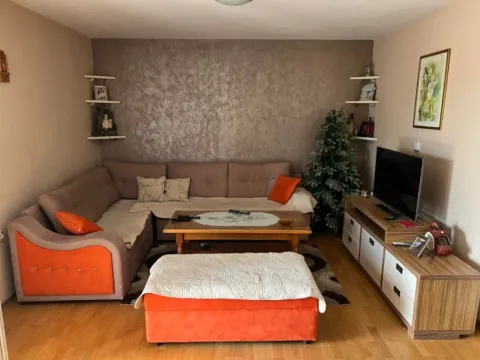 Izdavanje, kuća, 140m², Vranići, Podgorica - image 2