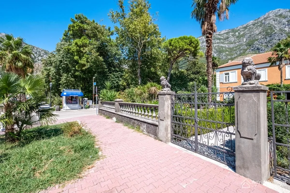Sale, house, 112m², Risan, Kotor