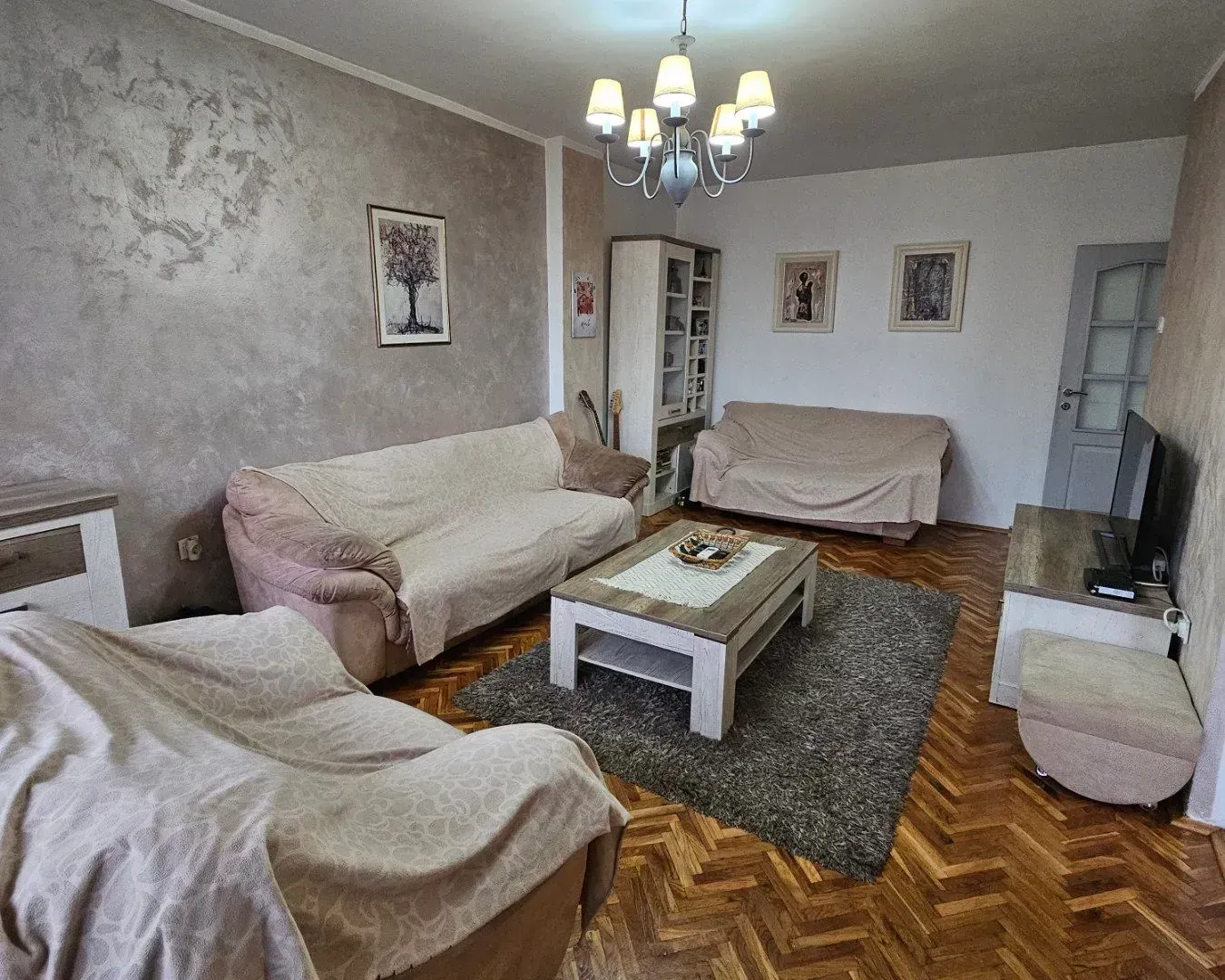 Rent, three bedroom apartment, 100m², Pejton, Podgorica