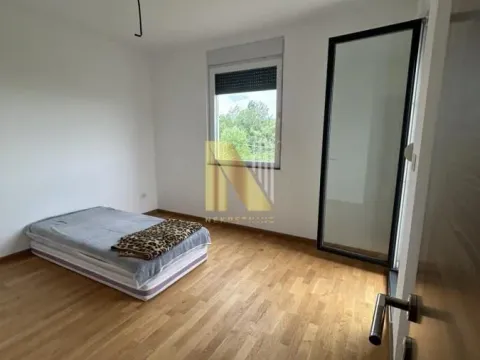 Izdavanje, četvorosoban stan, 92m², Alibegovac, Petrovaradin - image 9