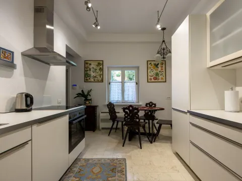 Rent, house, 587m², Dobrota, Kotor - image 7