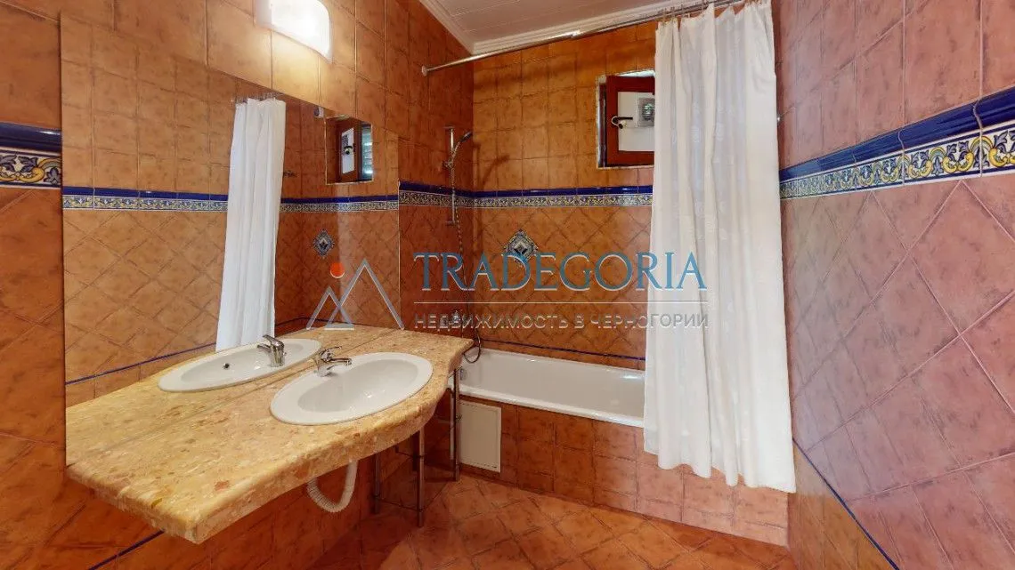 Prodaja, kuća, 217m², Zeleni, Rožaje