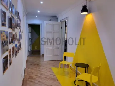 Izdavanje, stan, 221m², Kalenić Pijaca, Vračar Sve Podlokacije - image 11