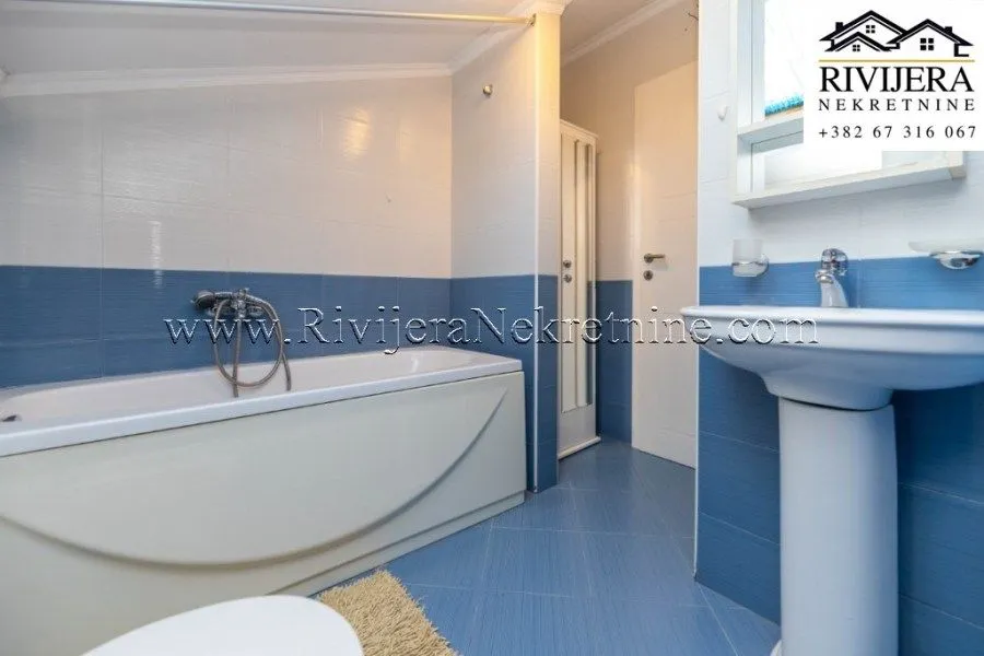 Prodaja, dvosoban stan, 65m², Đenovići, Herceg Novi