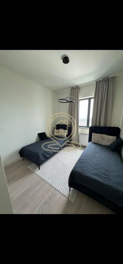 Izdavanje, trosoban stan, 84m², Savski Venac, Beograd