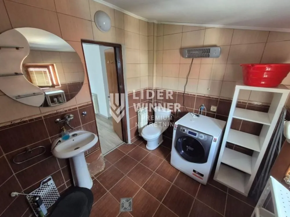 Izdavanje, trosoban stan, 65m², Julino Brdo, Beograd