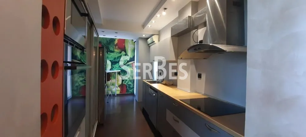Izdavanje, četvorosoban stan, 123m², Centar, Novi Sad