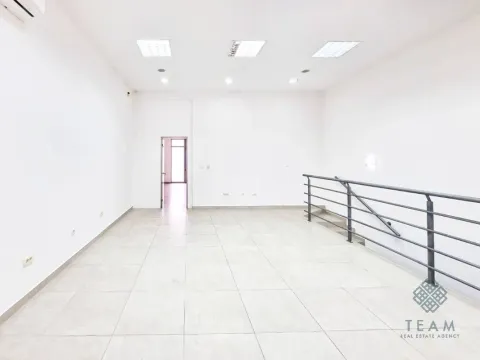 Rent, office space, 101m², Tološka šuma, Podgorica