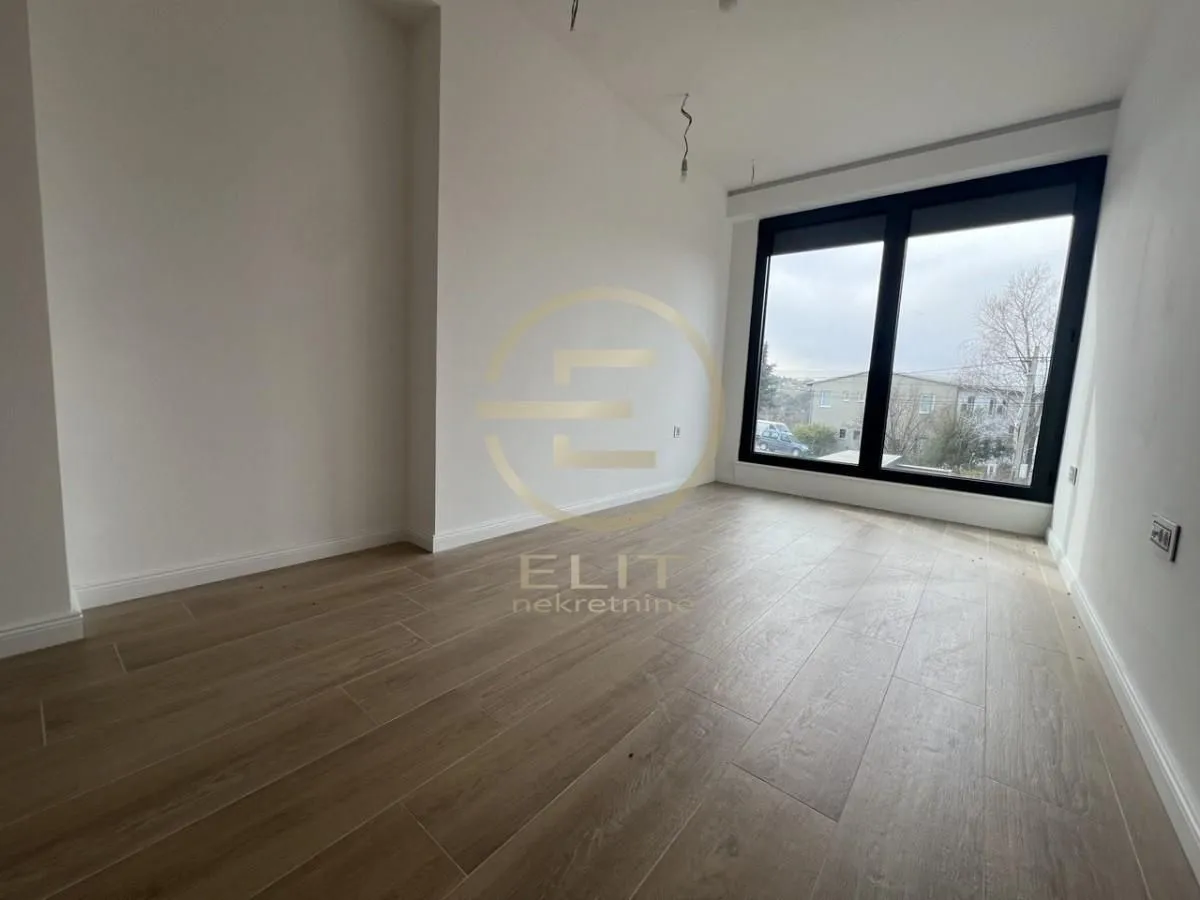Rent, office space, 181m², Petrovaradin, Novi Sad