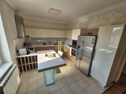 Prodaja, kuća, 248m², Surčin, Beograd - image 42