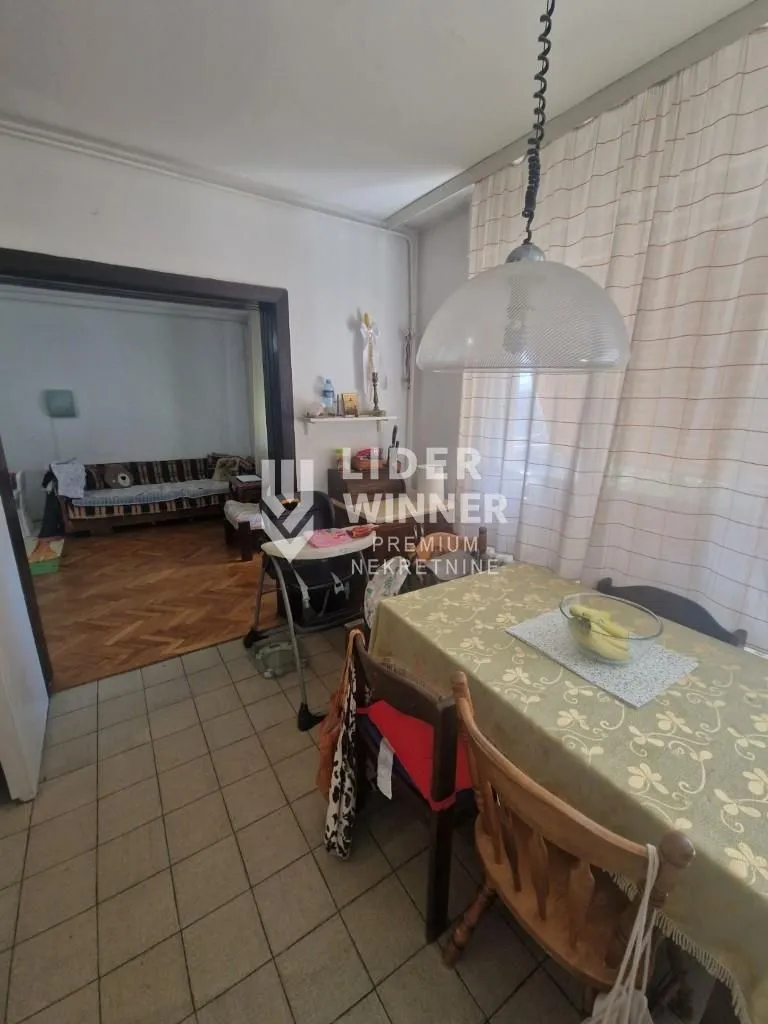 Prodaja, trosoban stan, 77m², Čubura, Beograd