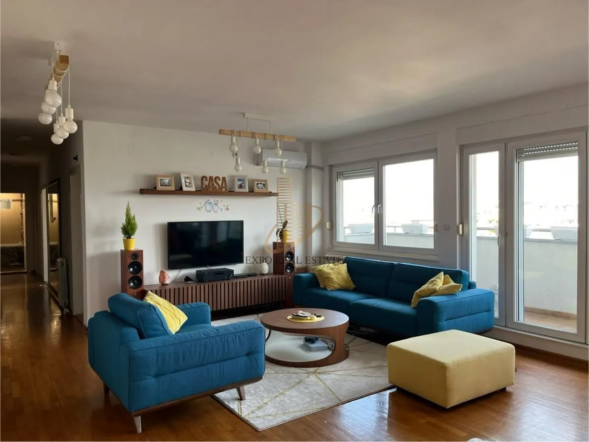 Prodaja, četvorosoban stan, 112m², Stari grad, Novi Sad