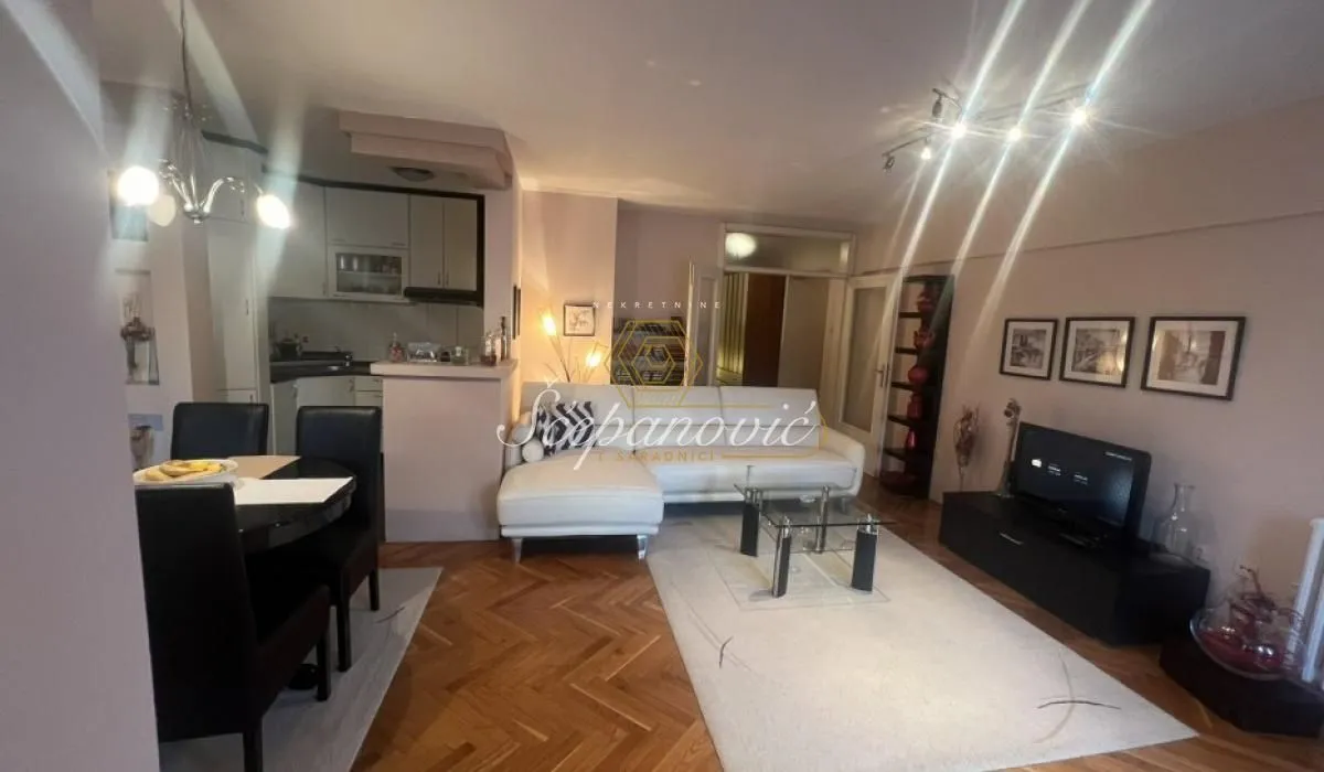 Prodaja, trosoban stan, 85m², Bulevar Oslobodjenja, Novi Sad Sve Podlokacije