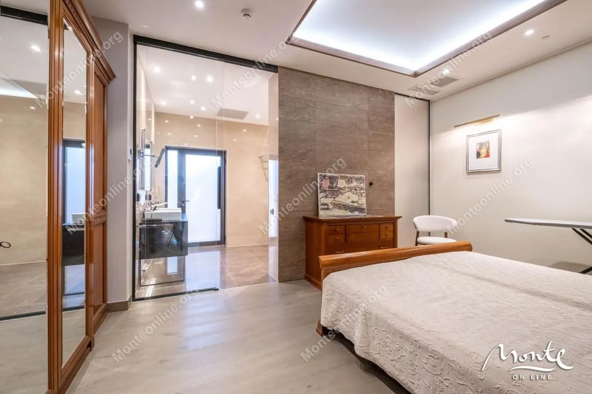 Prodaja, trosoban stan, 230m², Bogišići, Tivat
