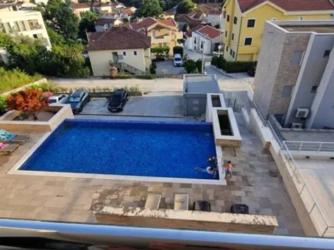 Izdavanje, dvosoban stan, 90m², Tivat, Crna Gora - image 11