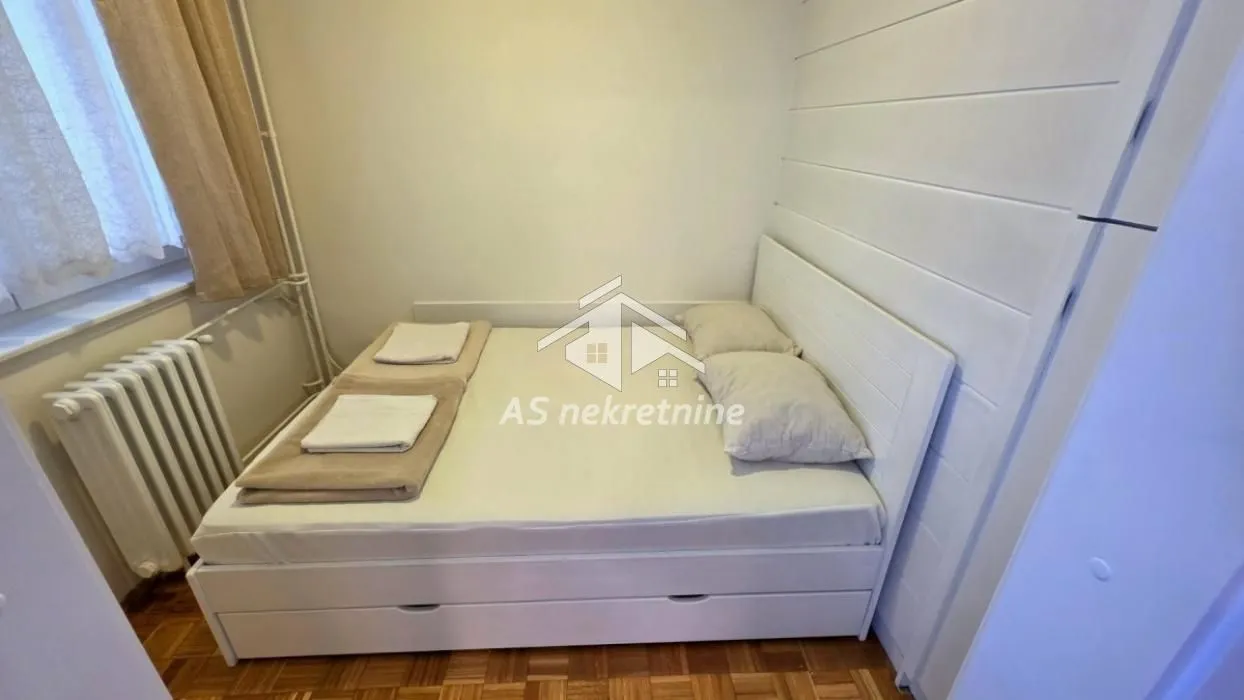 Izdavanje, dvosoban stan, 46m², Slavija, Vračar Sve Podlokacije